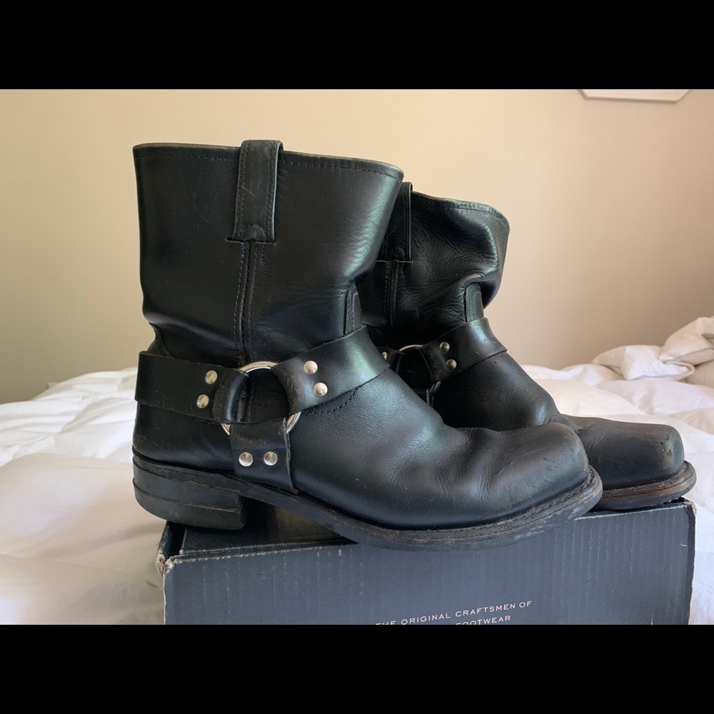 Frye Harness 8R black leather men’s biker boots